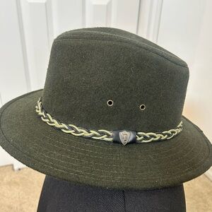 Green Dorfman Pacific Co. DPC hat made of 50% wool /polyester in a size Large